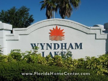 Wyndham Lakes sign